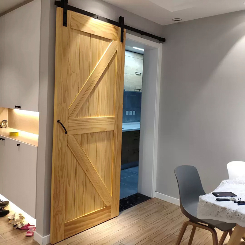 Design della porta in legno massello