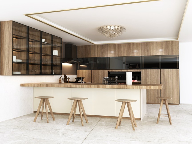 Stile moderno con pannelli per ante in vetro e metallo, mobili da cucina con finitura in venatura del legno e controsoffitti in plancia