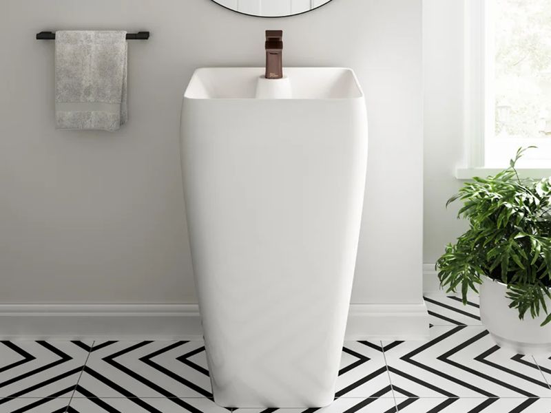 Estetica moderna per il lavabo verticale