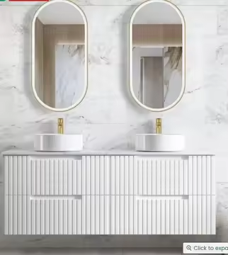 Che aspetto ha il famoso mobiletto da bagno con griglia?
